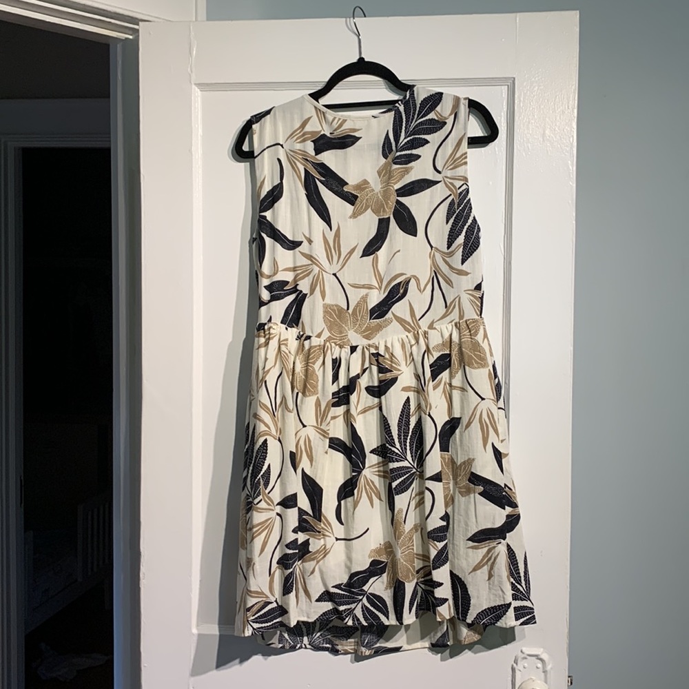 🌟Host pick 🌟 Moolk ‘breastfeeding friendly’ nursing dress - Picture 4 of 5